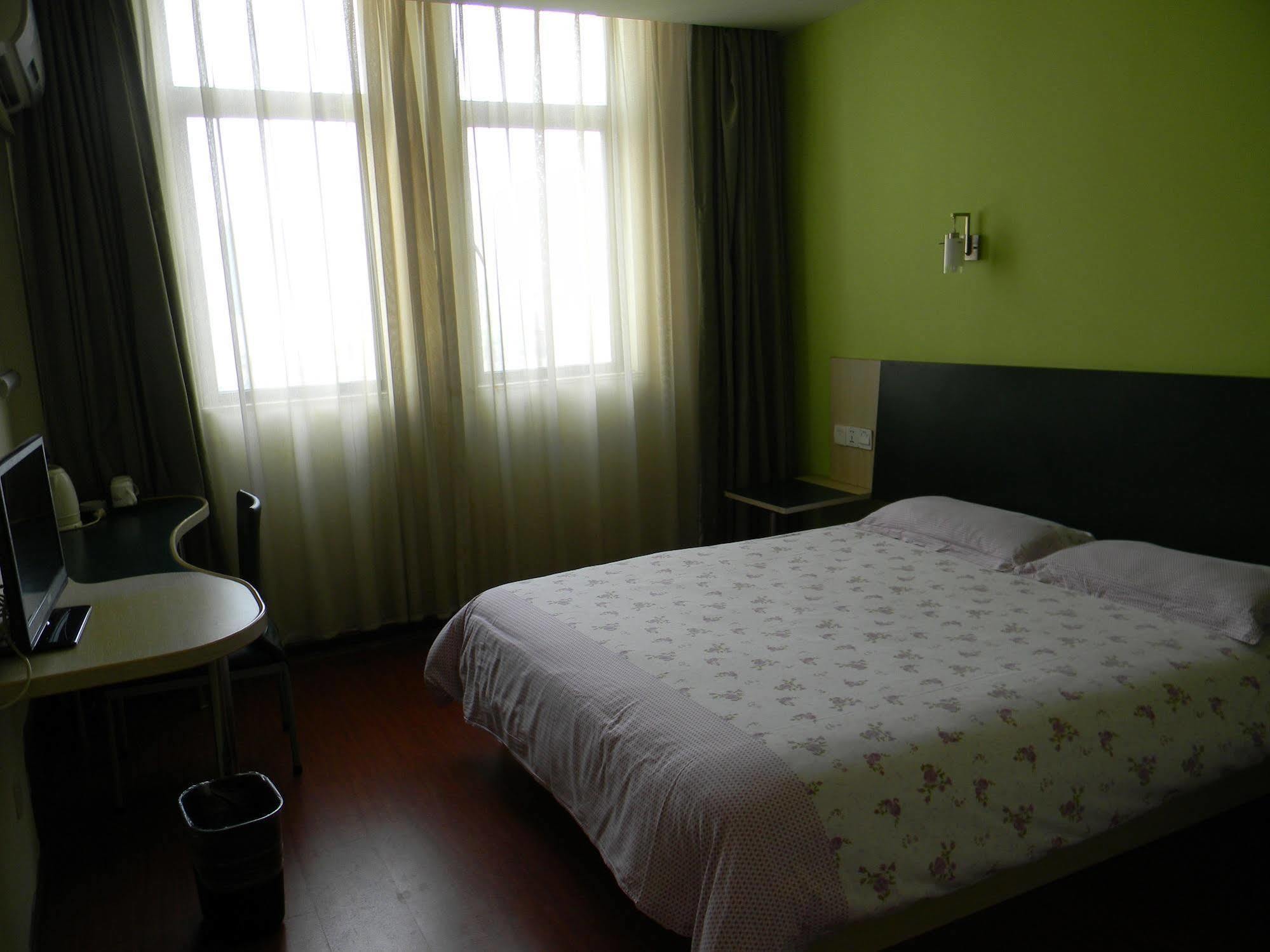 Motel168 East Tianmu Road 2* Xangai